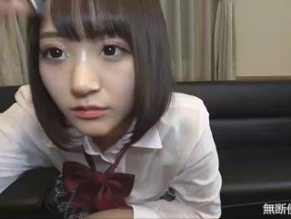 最爱嫩妹 18岁极品小萝莉 神似景甜 沙发啪啪 美乳嫩鲍清晰可见 水多娇喘动听必看